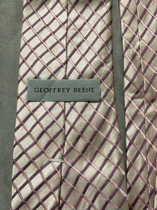 Elegant Striped Men's Tie