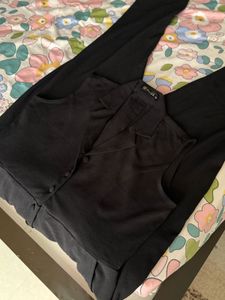 Sleek Black Sleeveless Jumpsuit