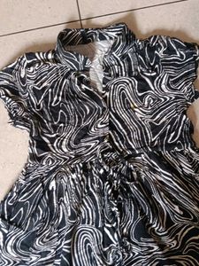 Black &amp; White Swirl Print Dress
