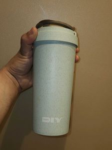 Coffee Mug with Flip Lid – Leak Resistant Cup