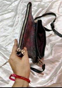 Chic Textured Crossbody Bag