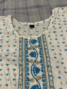 Elegant Embroidered Kurti