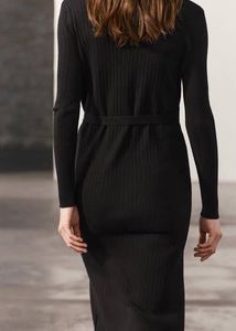 Zara Elegant Black Ribbed Knit Midi Dress