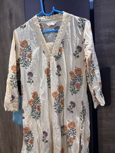 Cream Floral Print Kurta with Lace Detail