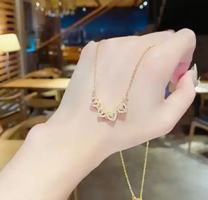 Elegant Clover Pendant Necklace