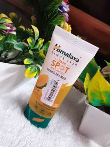 Himalaya Dark Spot Clearing Turmeric Face Wash | F