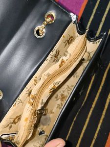 Chic Quilted Black Crossbody Bag