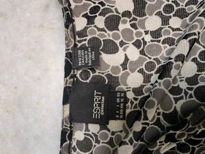 Chic Black &amp; White Print Wrap Top