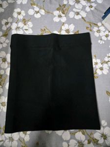 Classic Black High-Waisted Pencil skirt