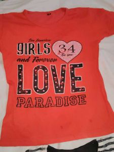 Bundle of 4 Girl's T-Shirts&amp; denim capri