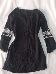 Black Embroidered V-Neck Tunic Kurta