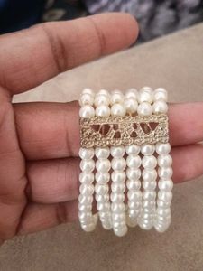 Elegant Faux Pearl Bracelet