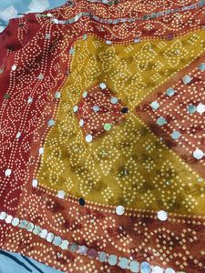 Beautiful Ful Prented And Shimky Dotted Saree