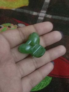 Green Claw Clip&amp;a nailpolish