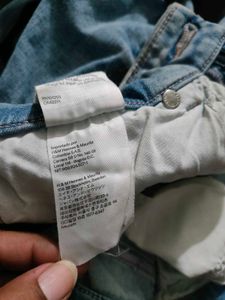 Classic H&amp;M Jeans Outfit