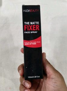 Huda Beauty Matte Fixer Face Spray