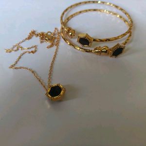 Gold-tone Jewelry Set with Black Stones