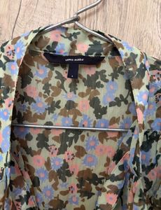 Chic Floral Print Sheer Blouse with Tie