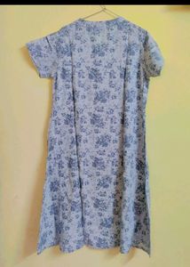Avaasa Front Slit Flared Updown Kurti