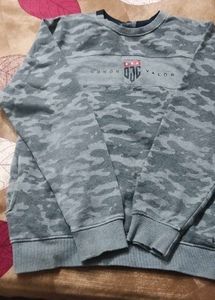 Stylish Camo Print Sweatshirt