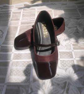 ✨ STUNNING  Mary Janes ✨​