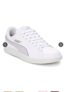 white puma sneakers