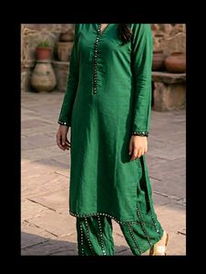 150/-off Elegant green kurta set (top+pant)