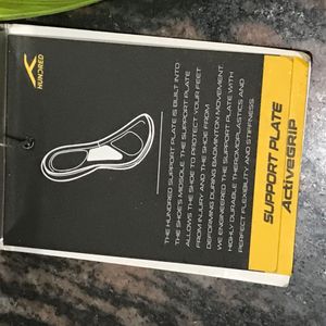 Hundred sports shoes