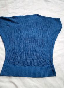 Cute Blue Knit Top w/ Bear Details