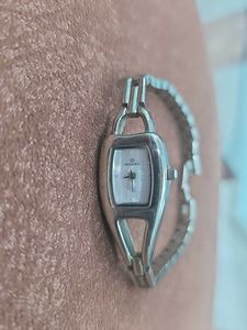 Elegant Silver Tone Women's Watch