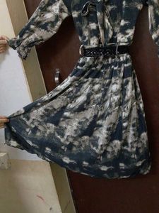 Stylish Printed Midi Dress with Belt
