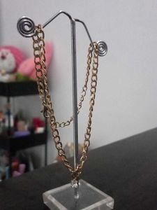 Elegant Gold Chain Necklace with Pendant