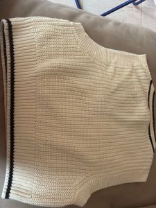cute beige h&amp;m vest for winters