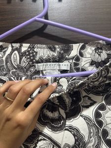 Floral Black And white Printed Skirt