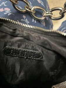 Forever 21 black shoulder moon bag with chain