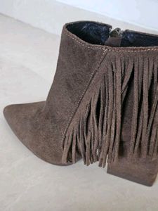 Suede fringe olive-brown heel boots