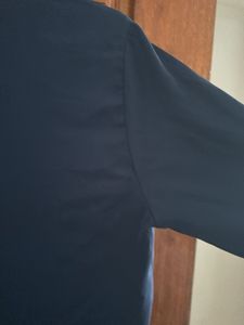 Vanheusen Elegant Navy Blue Top