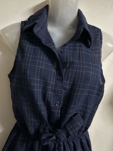 Chic Navy Plaid Sleeveless Dress
