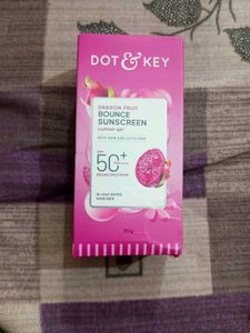 Dot &amp; Key Dragon Fruit Sunscreen SPF 50+