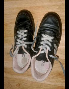 Black Sneakers with Grey Laces