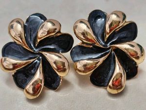 Vintage Black &amp; Gold Floral Earrings