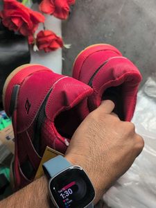 Grade WINNER Badminton Shoes For Men (Red, Black,
