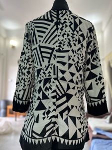 MANGO Stylish Geometric Print V-Neck Top