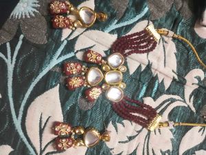 Elegant  Jewellery Set In maroon Colour