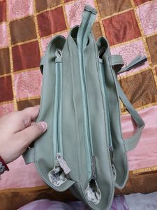 green handbag/shoulder bag