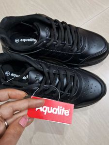 Black Casual Sneakers