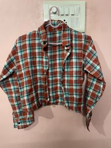 Stylish Plaid Cropped Shirt
