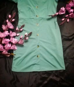 Stylish Green Button-Up Dress