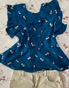 Blue Floral Ruffle Sleeve Top 💙