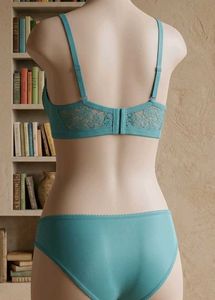 Beautiful Teal Lace Bra &amp; Panty Set brand new